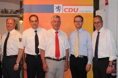 Klares Bekenntnis zum Ehrenamt beim CDU-Forum (von links):Die Vertreter der ehrenamtlichen Hilfsorganisationen Jochen Weppler (THW), Dr. Sven Holland (Feuerwehr), Norbert Södler (DRK) sowie der CDU-Landtagskandidat Michael Ruhl und Hessens Innenminister Peter Beuth (CDU).